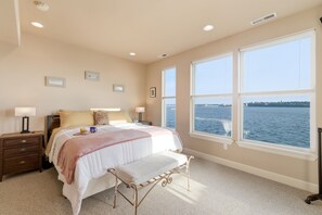 3 habitaciones, escritorio, tabla de planchar con plancha y wifi gratis