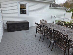 Outdoor dining - A quintessential Cape Cod family home in Dennis Port (Dennis)