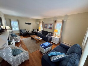 Living area - A quintessential Cape Cod family home in Dennis Port (Dennis)