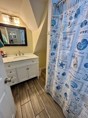 Shower, towels, toilet paper - A quintessential Cape Cod family home in Dennis Port (Dennis)