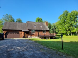 Exterior - Adirondack Getaway. Close to Gore and many natural attractions. (Olmstedville)