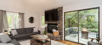 Spacious Chapel Hill Retreat Near UNC | Hot Tub, Fire Pit, Sleeps 12.