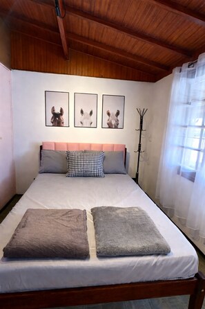 6 bedrooms, iron/ironing board, free WiFi, bed sheets