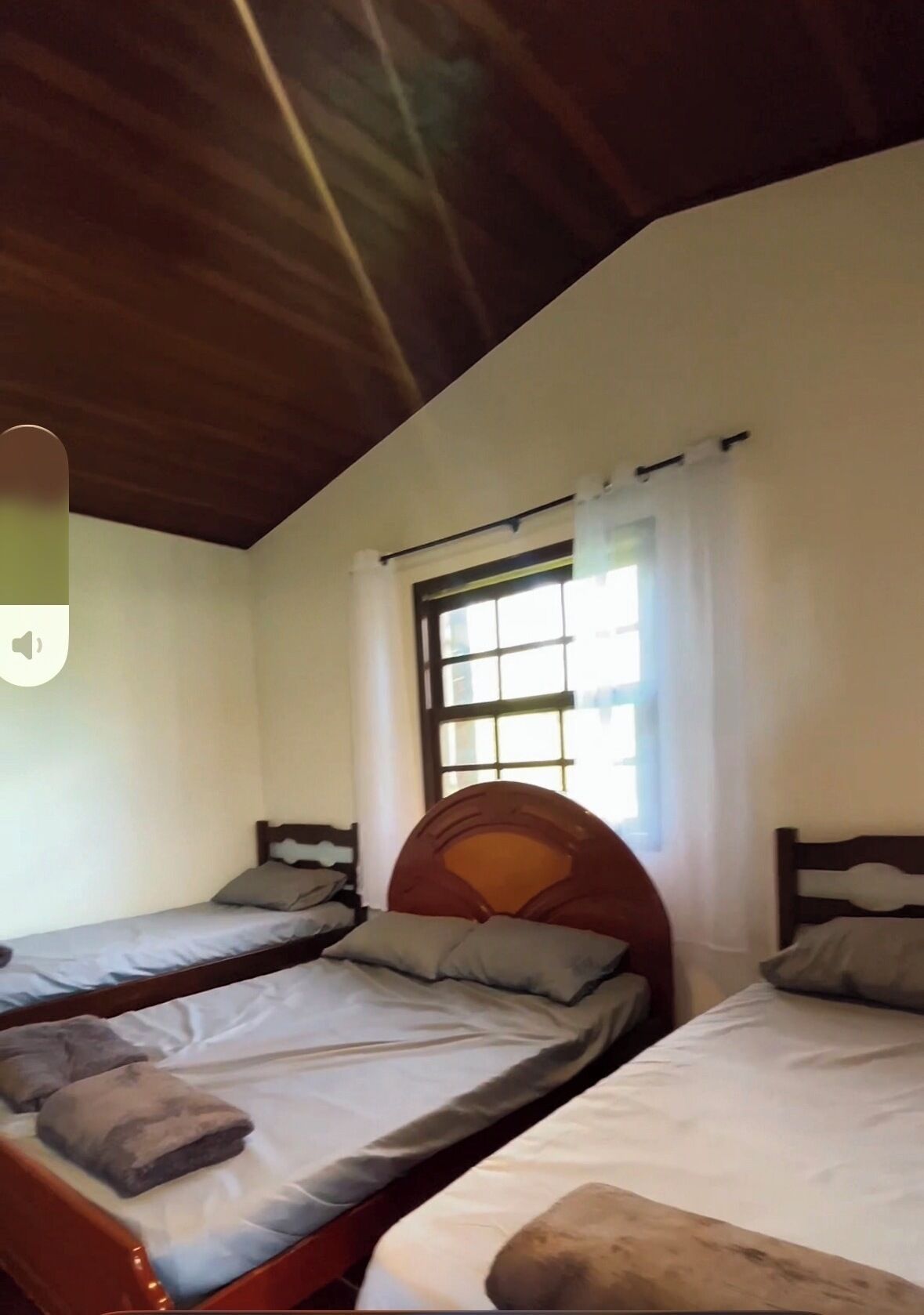 6 bedrooms, iron/ironing board, free WiFi, bed sheets