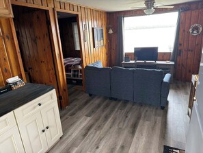 2 bedrooms, WiFi - Cozy 2-bedroom cabin in lovely Hayward, WI on Nelson Lake (Hayward)