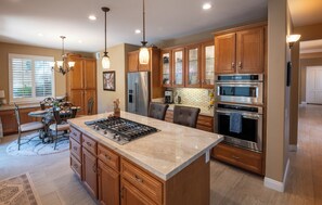 Private kitchen - Beautiful 4-bedroom 2-Story Home in Carlsbad Near Beaches and Carlsbad Village (Carlsbad)
