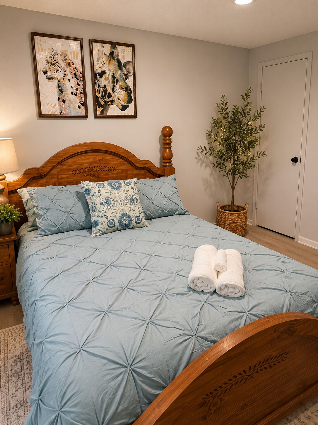 3 bedrooms, iron/ironing board, WiFi, bed sheets