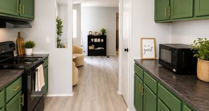 Modern Cozy Retreat Near ECU & ECU Health