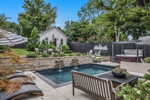 Pool - Cozy Bungalow - Pool & Hot Tub 7 min to Broadway (Nashville)