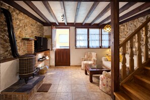 TV, video games, books - House in Poo Llanes with garden near the beach - Conce (Poo De Llanes)