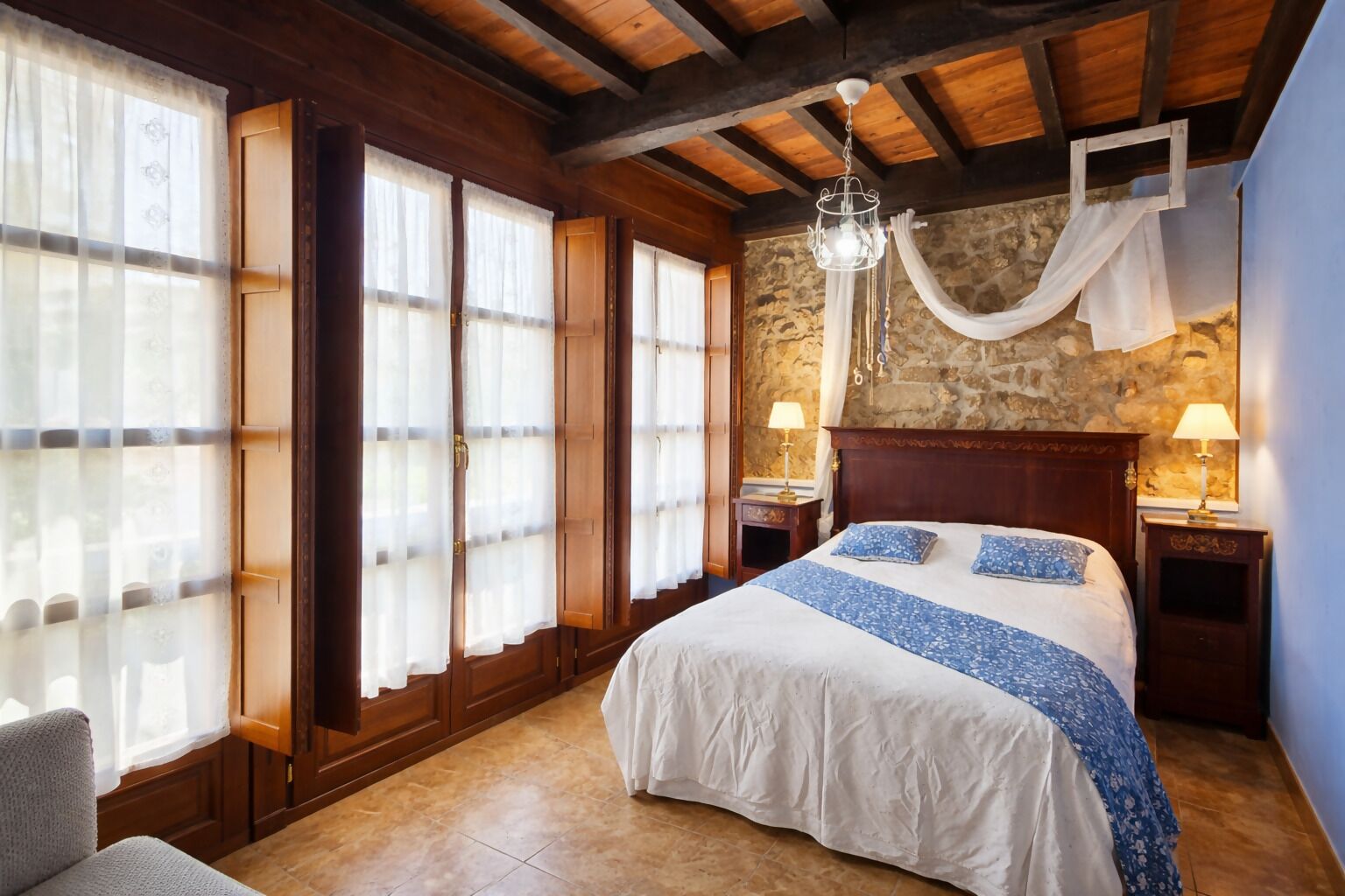 Bed,Photo of the whole room