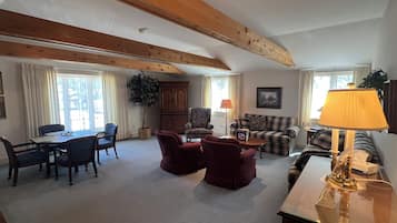 Studio Suite | Living area