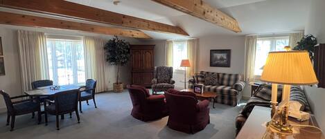 Studio Suite | Living area