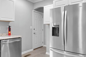 Interior - Near Downtown, Park & Zoo! Trendy Ridgeland Tudor (Chattanooga)