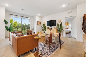 Smart TV - Bright Corner 2BR Retreat w/ Pool & Open Living (Austin)