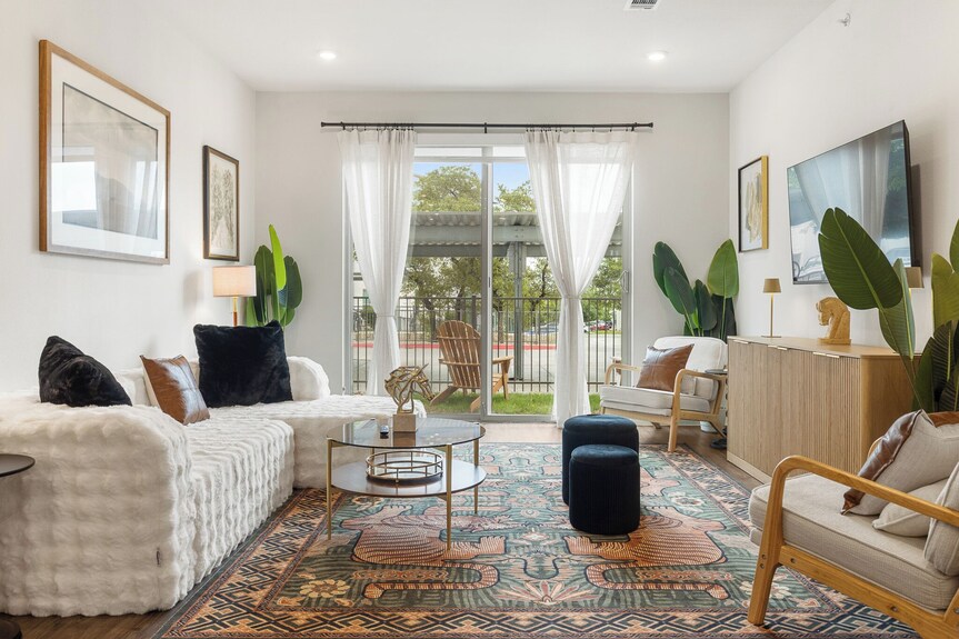Modern 1br Retreat W/ Pool And Patio Access - Foothills Of Barton Creek, TX
