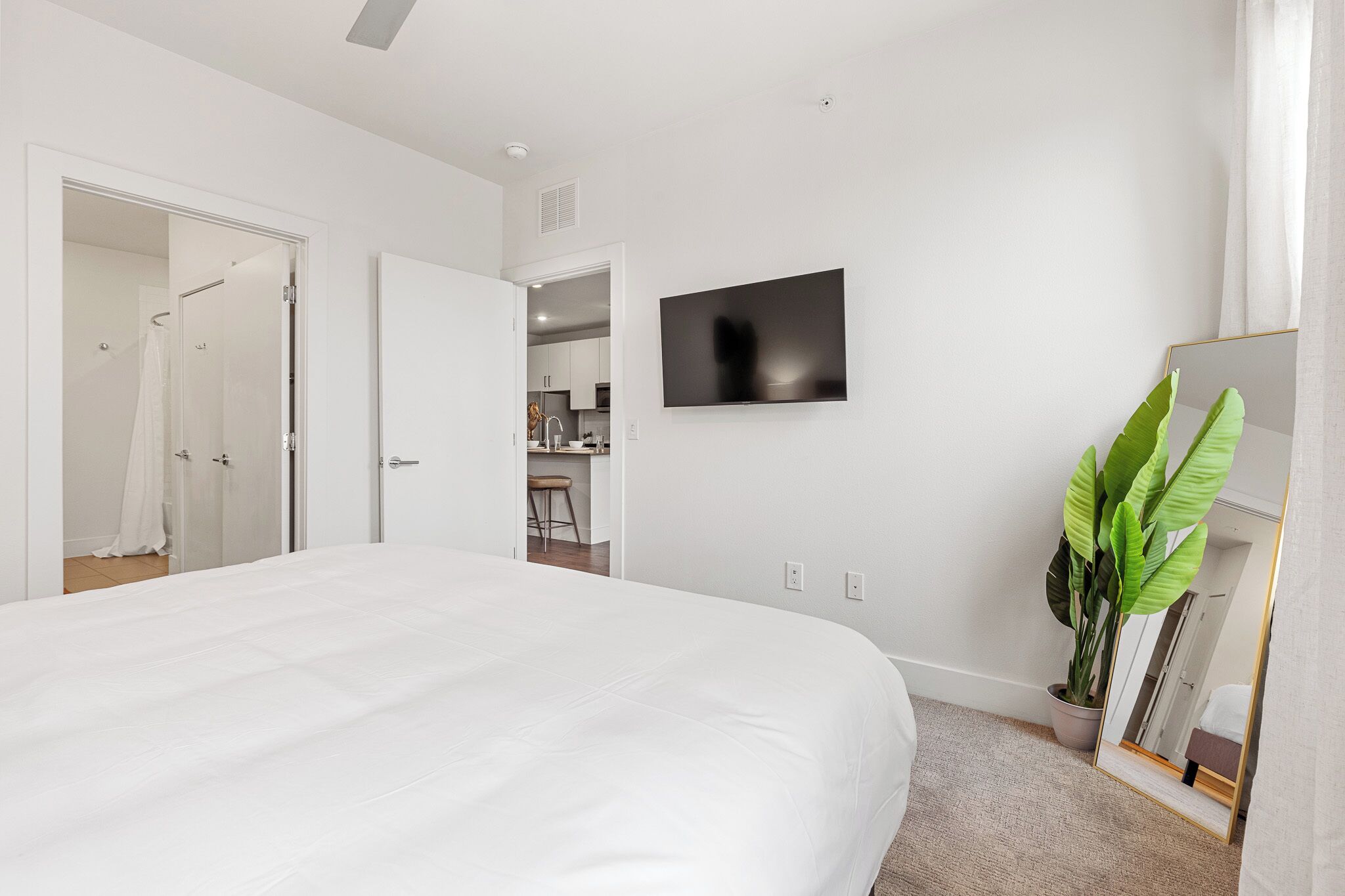 Free WiFi, bed sheets