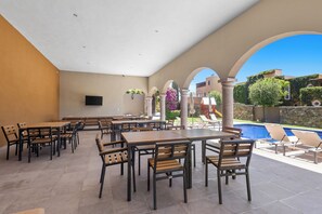 Outdoor dining - Casa Milagros Luxury & Comfort in SMA (San Miguel de Allende)