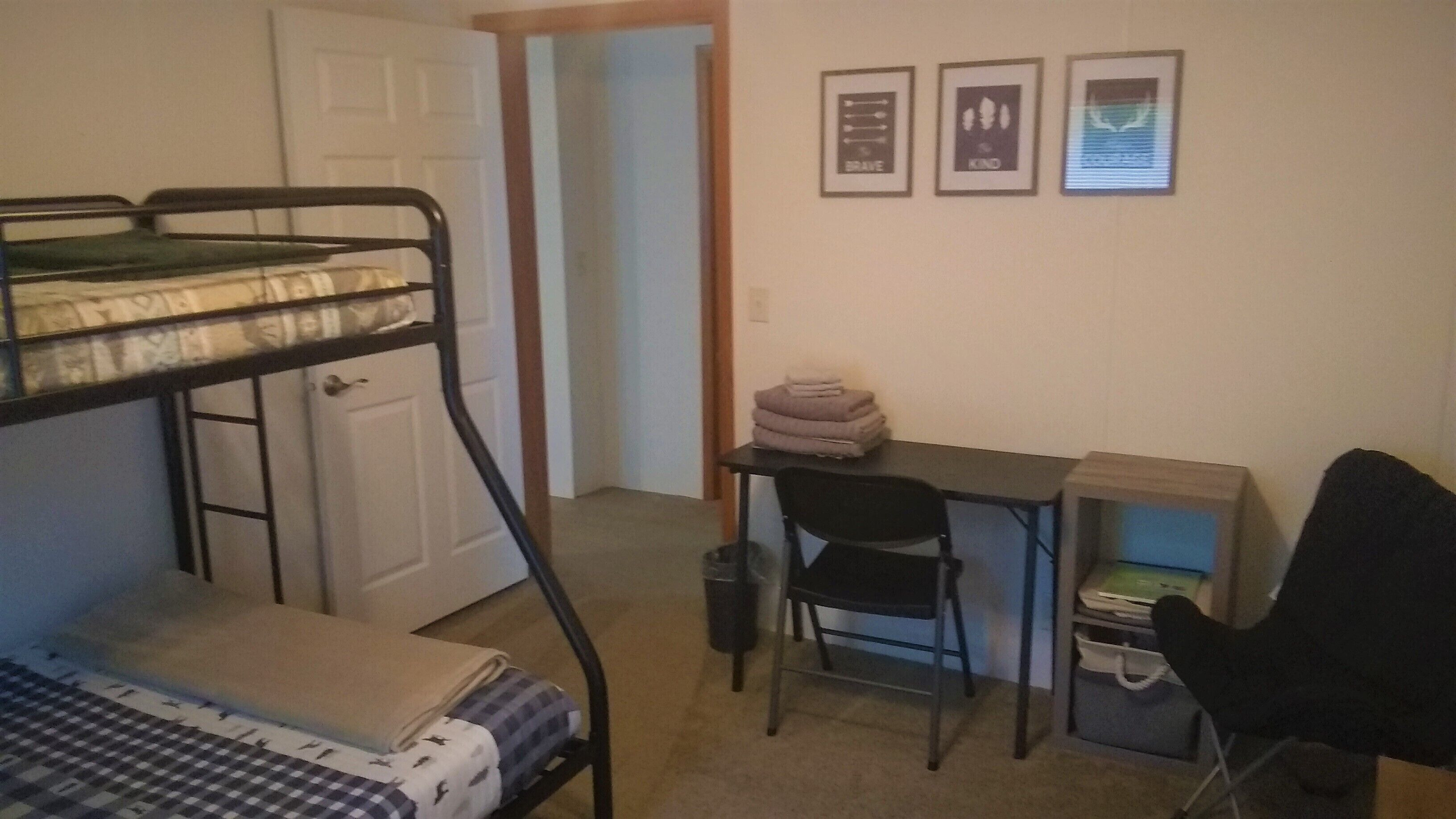 3 bedrooms, desk, iron/ironing board, WiFi