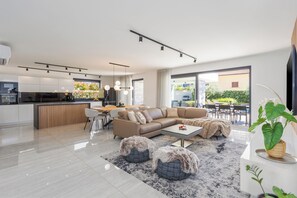 TV - Villa Villa Sandi (Istria - Novigrad) (Novigrad)