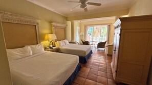 1 bedroom, iron/ironing board, Internet, bed sheets - Cabo San Lucas Pueblo Bonito Rose Resort Junior Suite overlooking pool (Cabo San Lucas)