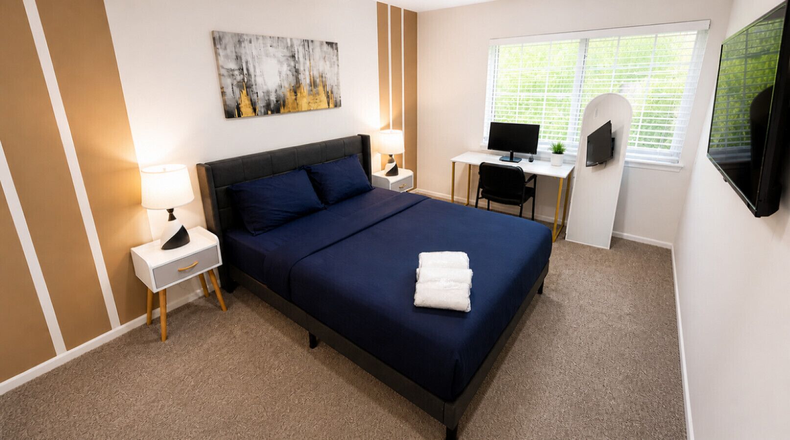 Desk, iron/ironing board, travel cot, WiFi