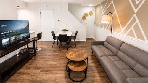 The Sage Retreat | Hoover Designer Stay