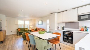 Private kitchen - Orange House, Southwold (Southwold)