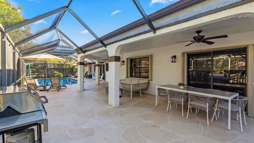 Palm & Pool by Avantstay Screened Pool + Firepit + Chef's Kitchen + Games 1 Mi to Wellington International + Polo + Preserve