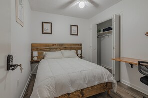 3 habitaciones, tabla de planchar con plancha, wifi y ropa de cama 