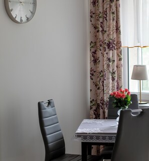 Dining - Odzieżowa Homely Apartment (Szczecin)
