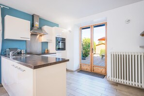 Fridge, microwave, oven, dishwasher - La Forge du Lac - proche plage (Duingt)