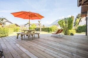 Outdoor dining - La Forge du Lac - proche plage (Duingt)