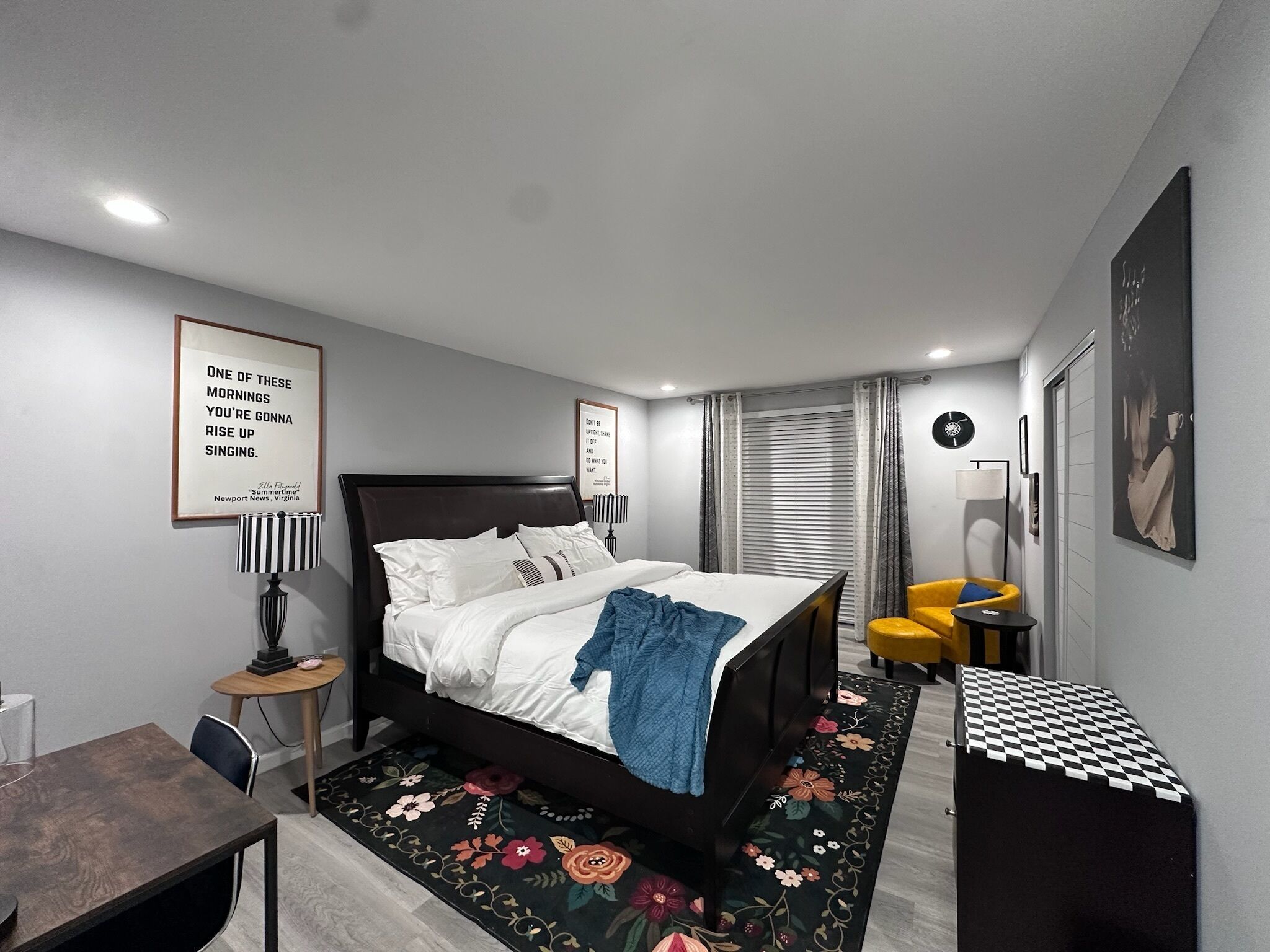 Iron/ironing board, WiFi, bed sheets