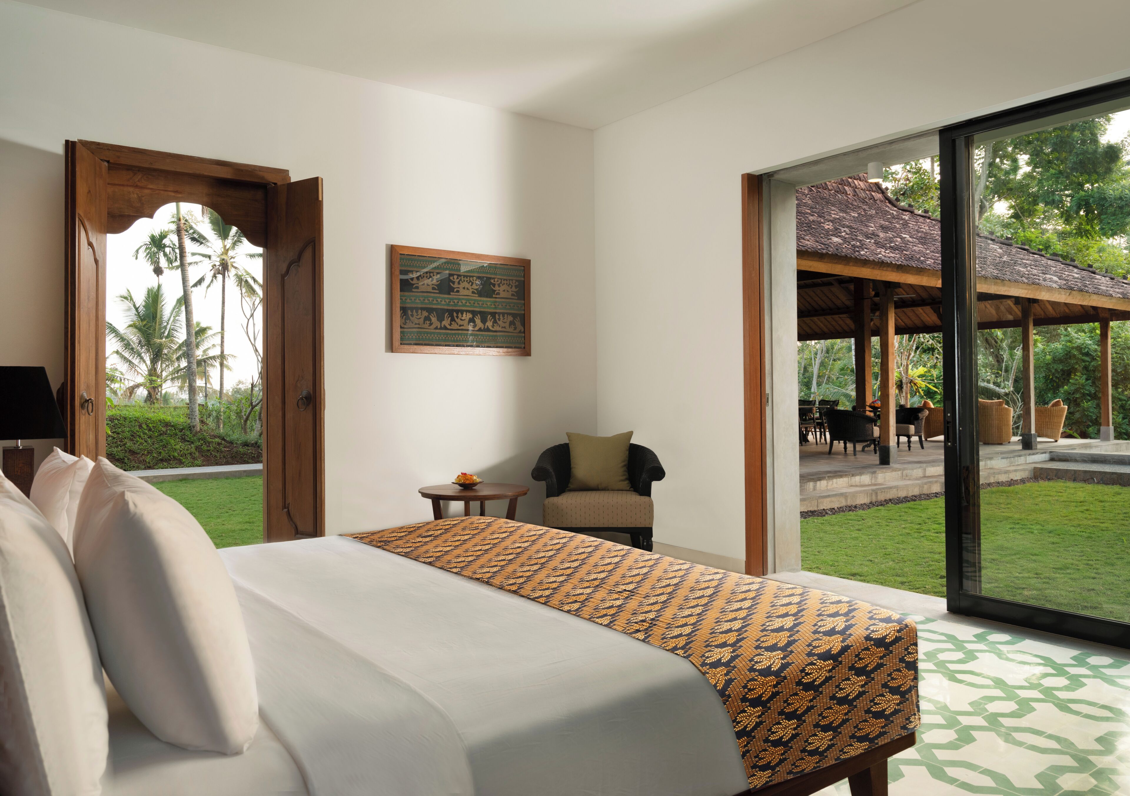 Cortinas opacas, tabla de planchar con plancha, wifi gratis