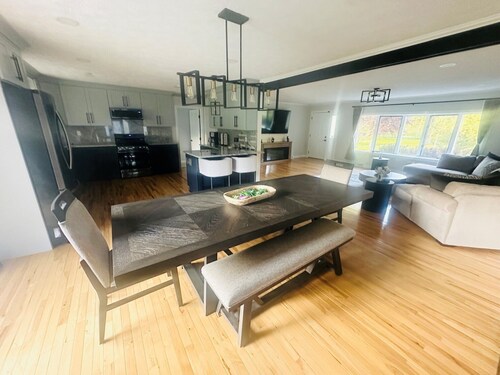 Escape to Tranquility!- Modern Farmhouse Retreat with Peaceful Pond Setting