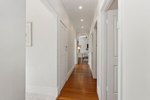 Interior - Scarborough Coastal Retreat (Scarborough)