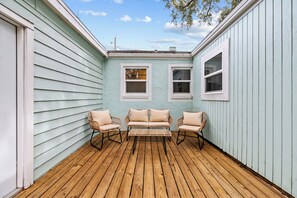 Terrace/patio - Cozy 3-bedroom bungalow near Downtown Tampa! (Tampa)