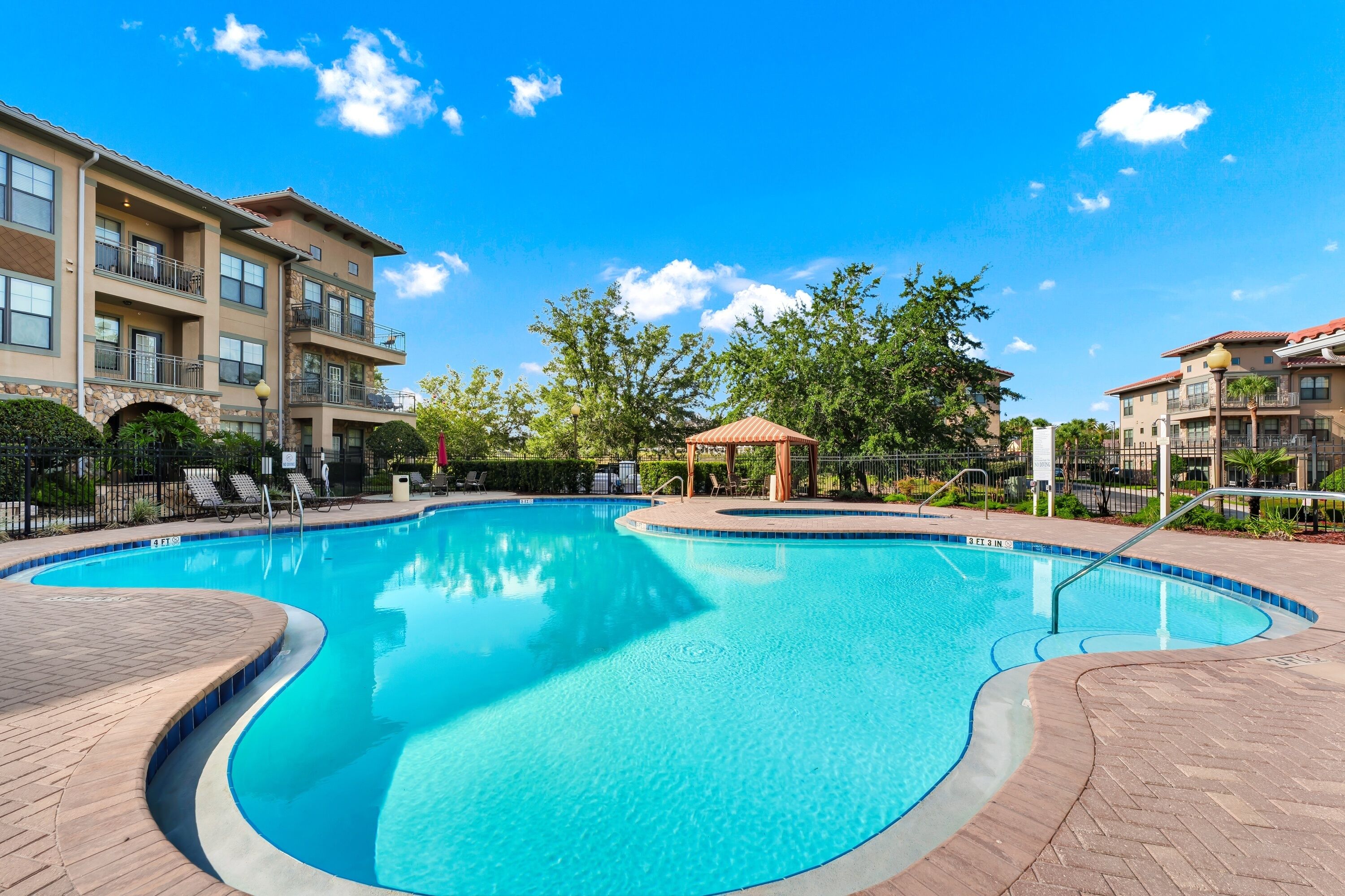 2 outdoor pools, open 8:00 AM to 6:00 PM, pool loungers
