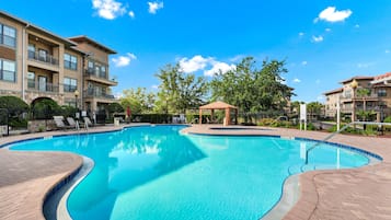 2 outdoor pools, open 8:00 AM to 6:00 PM, pool loungers