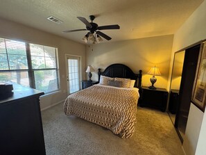 Family Condo, Patio - Bella Piazza (Davenport)