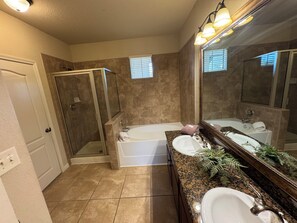 Family Condo, Patio | Bathroom - Bella Piazza (Davenport)