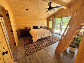 2 bedrooms, WiFi, bed sheets - Pet-Friendly cabin with Cliffline Views! (Beattyville)