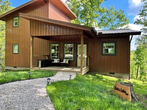 Exterior - Pet-Friendly cabin with Cliffline Views! (Beattyville)