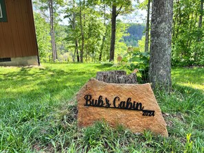 Exterior detail - Pet-Friendly cabin with Cliffline Views! (Beattyville)