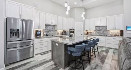Spacious 4-bedroom house in beautiful Edinburg with awesome pool