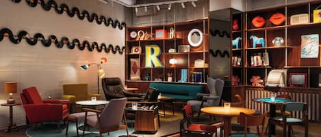 Lobby lounge