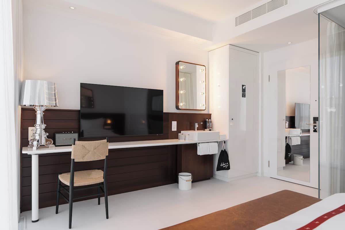 In-room safe, desk, laptop workspace, blackout drapes
