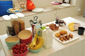 Free daily self-serve breakfast