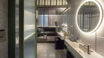 Standard-Einzelzimmer | Badezimmer | Dusche, kostenlose Toilettenartikel, Haartrockner, Hausschuhe